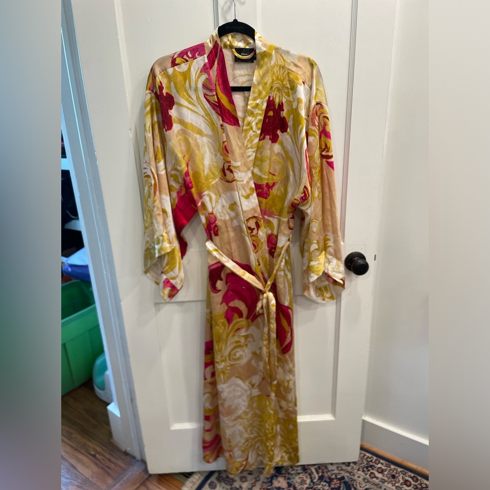 Soma 100% silk robe - rococo flourish